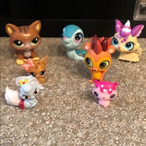 Littlest Pet Shop Mini Figures - Assorted Bright Colors